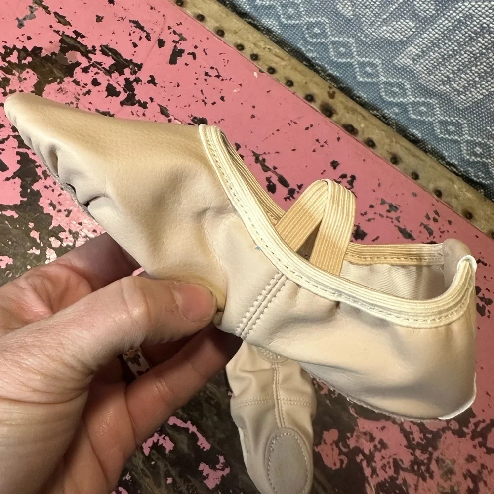 NUDE/PINK girls leather ballet slippers sz 29 (11.5-12)